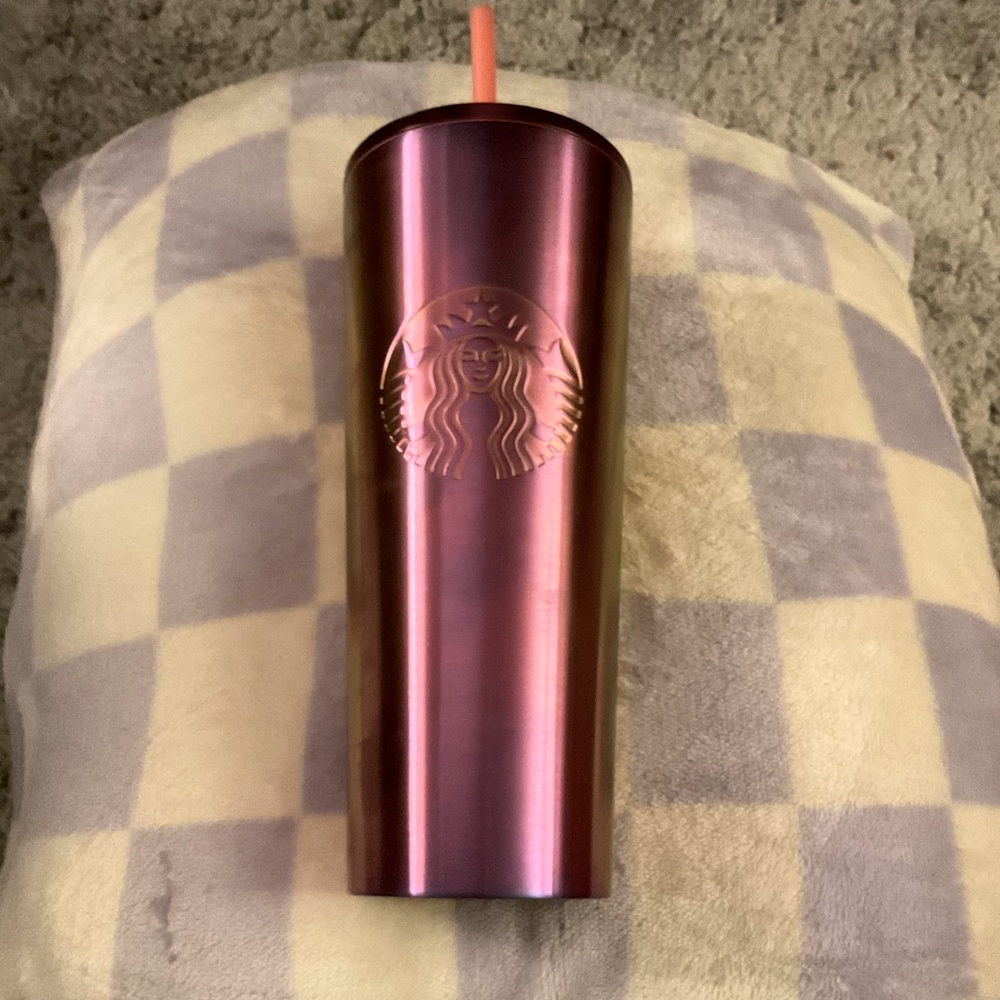 Magenta tumbler